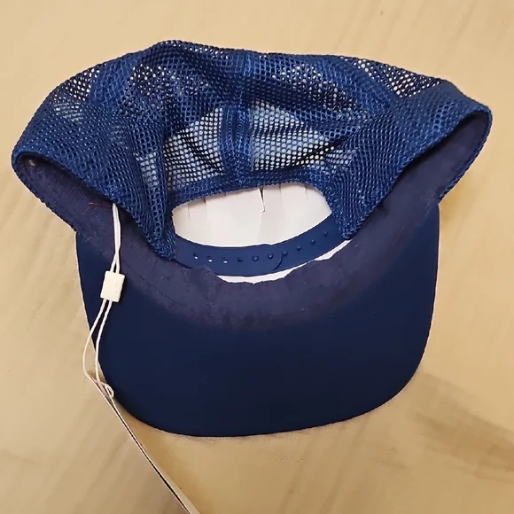 Lacoste Unisex Lightweight Neoprene Trucker Hat - Picture 4 of 9